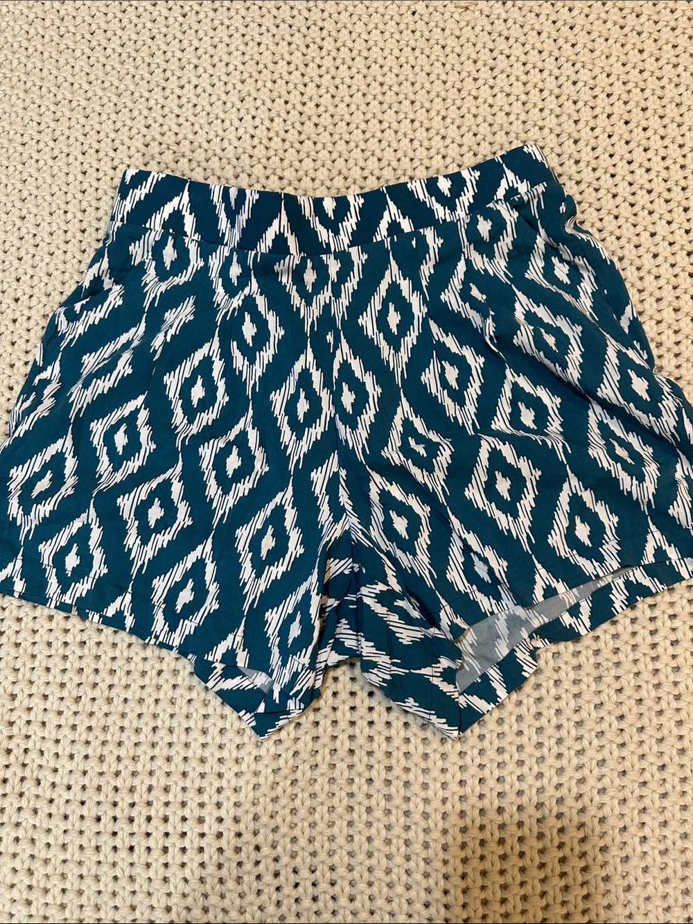 torrid Teal and White Ikat High-Rise Casual Shorts, Size 00 (Plus)